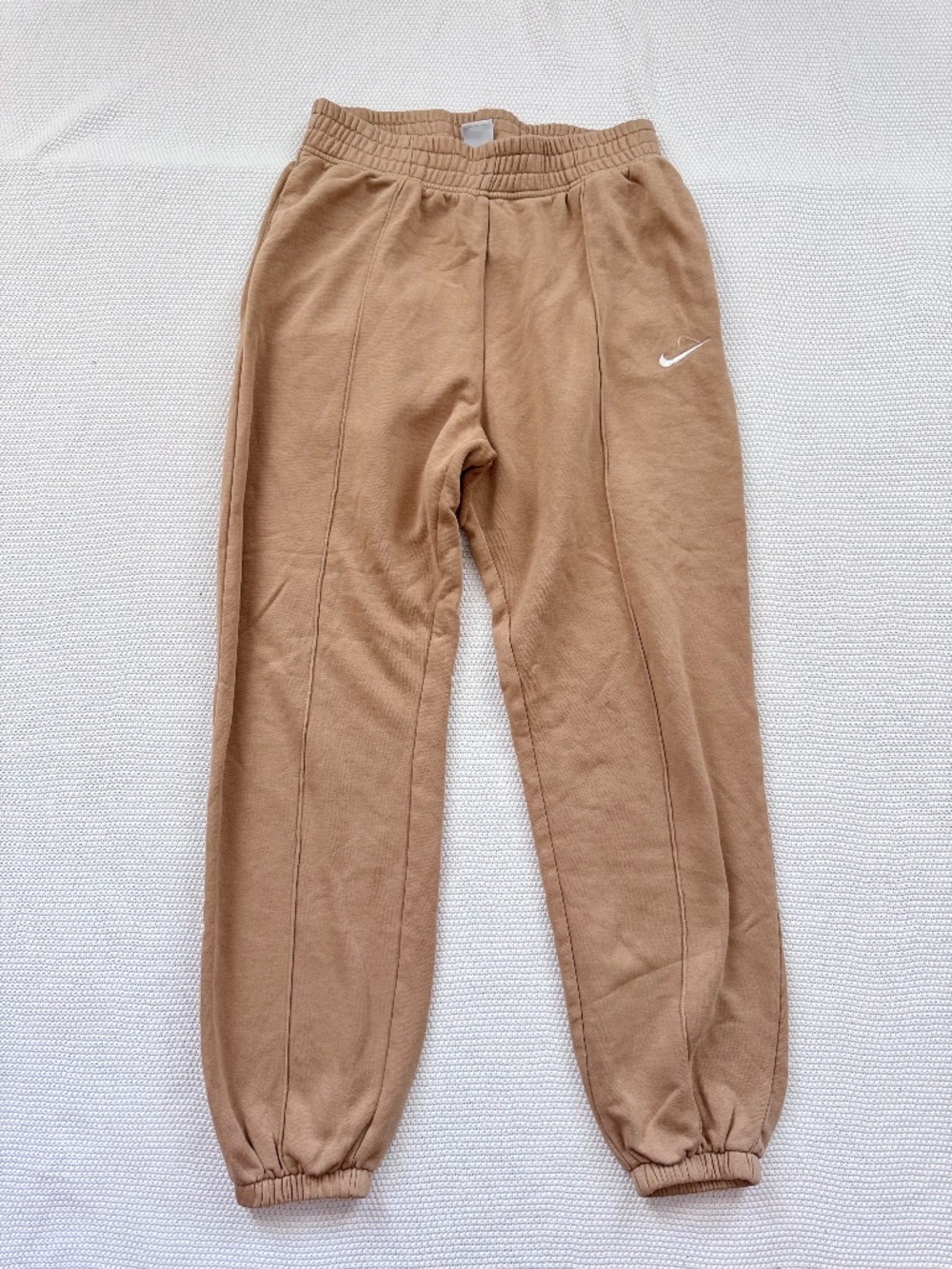 NIKE Essential Fleece Pleated Sweatpants
